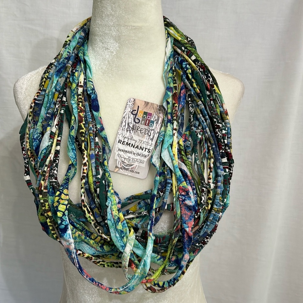 Dona Bela Shreds - woman’s scarf - one size